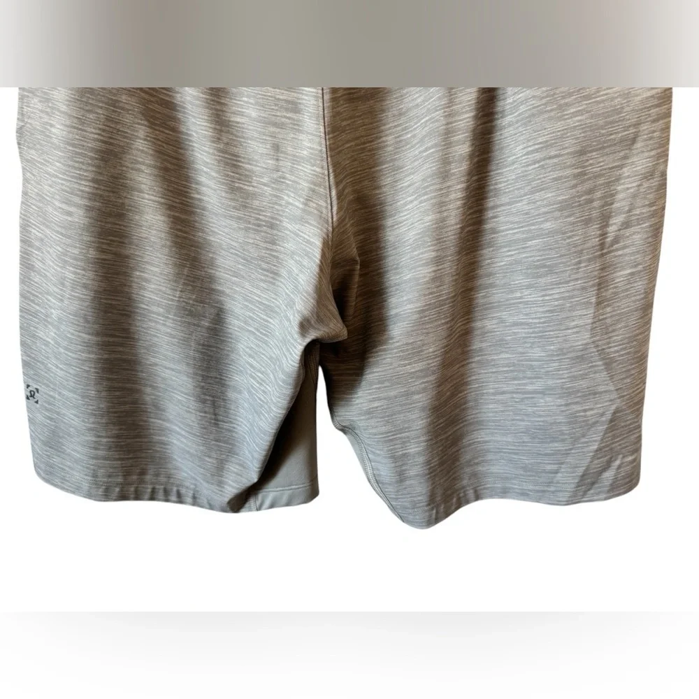 Lululemon Men’s The 9” Linerless Short Size M with Liner
